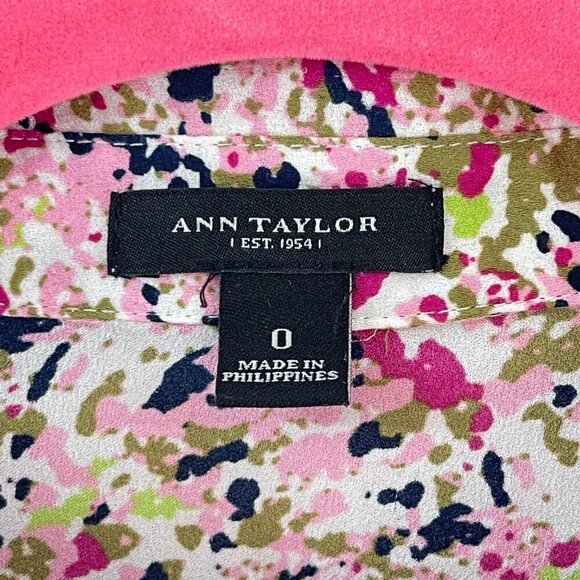 Ann Taylor Pink Floral Print Button-Up Shirt Womens Long Sleeve Collared Size 0 - Picture 8 of 13
